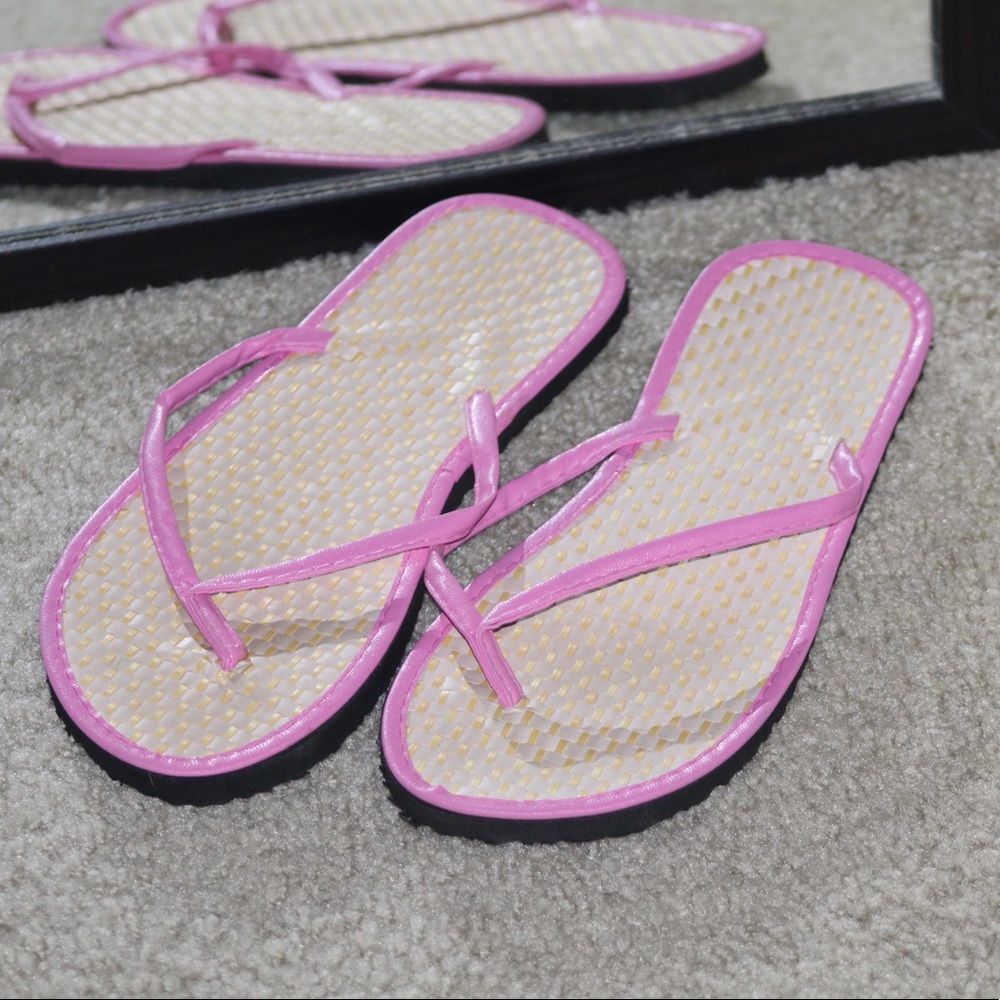Sandals size 7W‼️